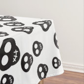 Muster mit den schwarzen Schädeln auf Weiß Tischdecke (Beispiel)