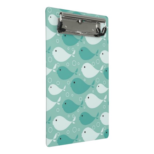 Muster mit Fischen Mini Klemmbrett (Schrägansicht)