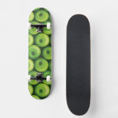 Muster mit grünen Äpfeln Skateboard (Vorderseite)