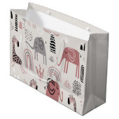 Muster mit niedlichen Elefanten und Giraffen Große Geschenktüte (Vorderseite Schrägansicht)