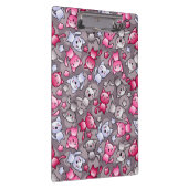 Muster mit niedlichen kawaii Gekritzelkatzen Klemmbrett (Rechts)