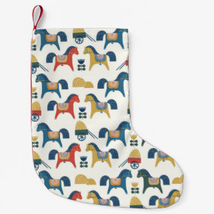 Muster mit Pferden, die von skandinavischer Kunst Kleiner Weihnachtsstrumpf