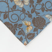 Muster mit Rosen und Schmetterling Fleecedecke (Ecke)