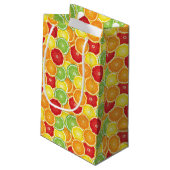 Muster mit Zitrusfrüchten Kleine Geschenktüte (Rückseite Schrägansicht)