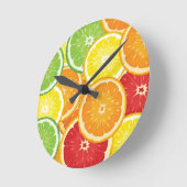 Muster mit Zitrusfrüchten Runde Wanduhr (Winkel)