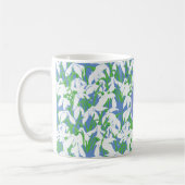 Muster-Monogramm für Snowdrop auf blauem Hintergru Kaffeetasse (Links)