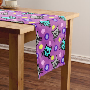 Muster niedlicher Katzen in Violet Medium Tischläu Mittelgroßer Tischläufer