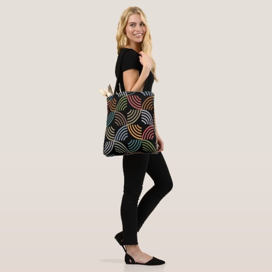 Muster Stilvoll modern - geometrisch Vintag Tasche (Am Model)