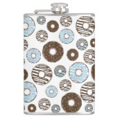 Muster von Donuts, blauen Donuts, braunen Donuts Flachmann (Vorderseite)