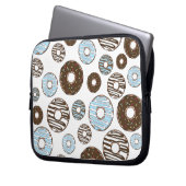 Muster von Donuts, blauen Donuts, braunen Donuts Laptopschutzhülle (Vorderseite Links)