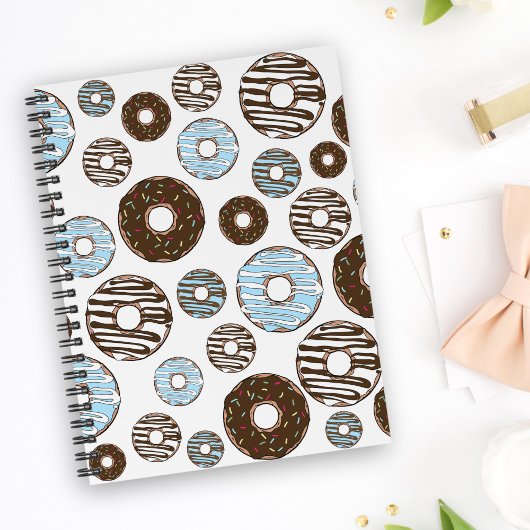 Muster von Donuts, blauen Donuts, braunen Donuts Notizblock