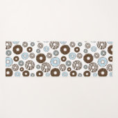 Muster von Donuts, blauen Donuts, braunen Donuts Yogamatte (Vorderseite (Horizontal))