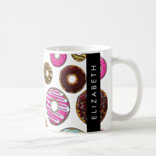 Muster von Donuts, farbenfrohe Donuts, Ihr Name Kaffeetasse
