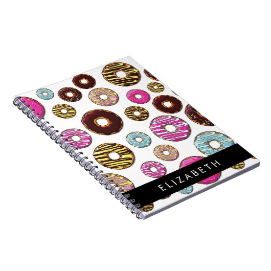 Muster von Donuts, farbenfrohe Donuts, Ihr Name Notizblock (Rechte Seite)