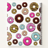 Muster von Donuts, farbenfrohe Donuts, Ihr Name Notizbuch (Rückseite)