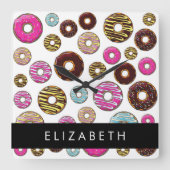 Muster von Donuts, farbenfrohe Donuts, Ihr Name Quadratische Wanduhr (Vorderseite)