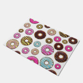 Muster von Donuts, farbenfrohe Donuts, Sprinklen Fußmatte (Schrägansicht)