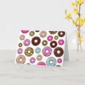 Muster von Donuts, farbenfrohe Donuts, Sprinklen Karte (Gelbe Blume)