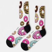 Muster von Donuts, farbenfrohe Donuts, Sprinklen Socken (Linkes Detail)