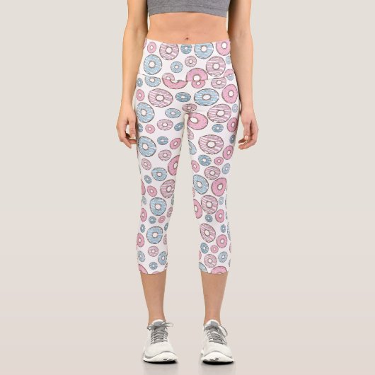 Muster von Donuts, rosa Donuts, blaue Donuts Capri Leggings (Vorderseite)