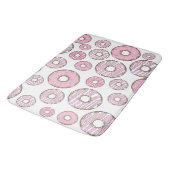 Muster von Donuts, rosa Donuts, Sprinklen Badematte (Schrägansicht)