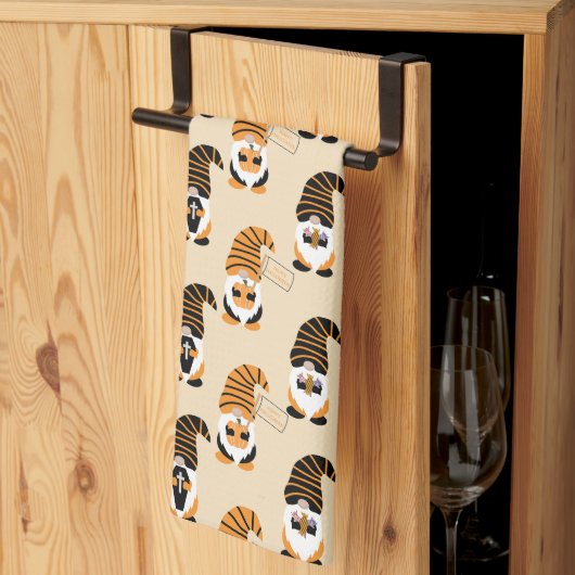 Muster von Gnomen, Halloween-Gnomen-Trick oder -Be Geschirrtuch (Drittel gefaltet)