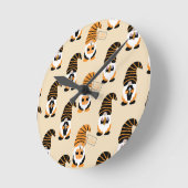 Muster von Gnomen, Halloween-Gnomen-Trick oder -Be Runde Wanduhr (Winkel)