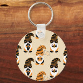 Muster von Gnomen, Halloween-Gnomen-Trick oder -Be Schlüsselanhänger (Rückseite)