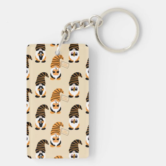 Muster von Gnomen, Halloween-Gnomen-Trick oder -Be Schlüsselanhänger (Rückseite)