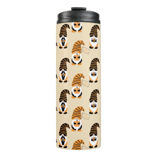 Muster von Gnomen, Halloween-Gnomen-Trick oder -Be Thermosbecher (Vorderseite)