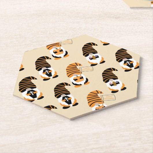 Muster von Gnomen, Halloween-Gnomen-Trick oder -Be Untersetzer (angewinkelt)