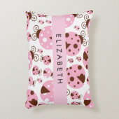 Muster von Ladybugs, rosa Ladybugs, Ihr Name Dekokissen (Vorderseite(Vertikal))