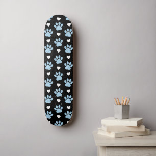 Muster von Paws, Hundeschäften, blauen Paws, weiße Skateboard