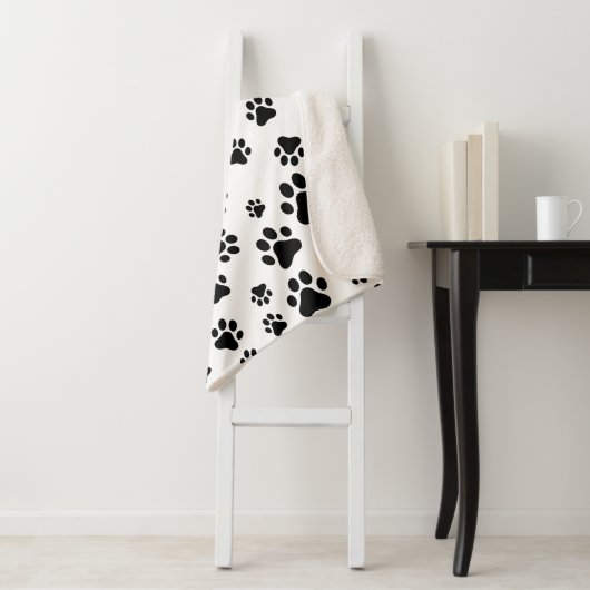 Muster von Paws, Hundeschäften, Schwarz und Weiß Sherpadecke (Beispiel)