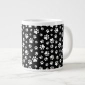 Muster von Paws, Paw Prints, Schwarz und Weiß Jumbo-Tasse (Vorderseite Rechts)