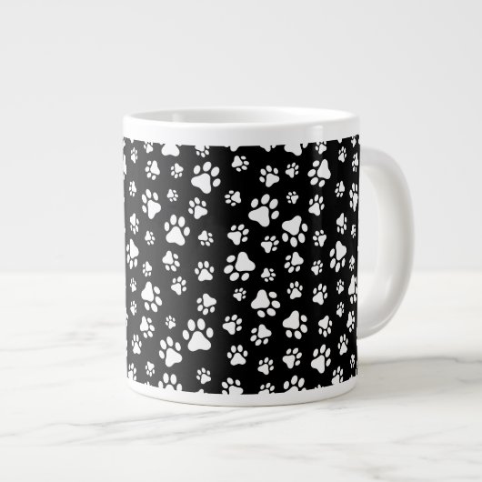 Muster von Paws, Paw Prints, Schwarz und Weiß Jumbo-Tasse (Vorderseite Rechts)