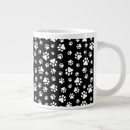 Muster von Paws, Paw Prints, Schwarz und Weiß Jumbo-Tasse (Rechts)