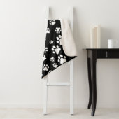 Muster von Paws, Paw Prints, Schwarz und Weiß Sherpadecke (Beispiel)