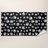 Muster von Paws, Paw Prints, Schwarz und Weiß Strandtuch (Vorderseite)