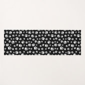Muster von Paws, Paw Prints, Schwarz und Weiß Yogamatte (Vorderseite (Horizontal))