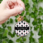 Muster von Paws, schwarzen Paws, roten Herzen, Ihr Schlüsselanhänger (Hand)