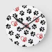 Muster von Paws, schwarzen Paws, roten Paws, Herz Runde Wanduhr (Vorderseite)