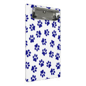 Muster von Pfoten, Hundeschäften, blaue Navy-Paws Mini Klemmbrett (Schrägansicht)