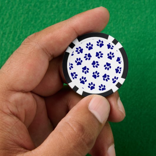 Muster von Pfoten, Hundeschäften, blaue Navy-Paws Pokerchips (Hand)