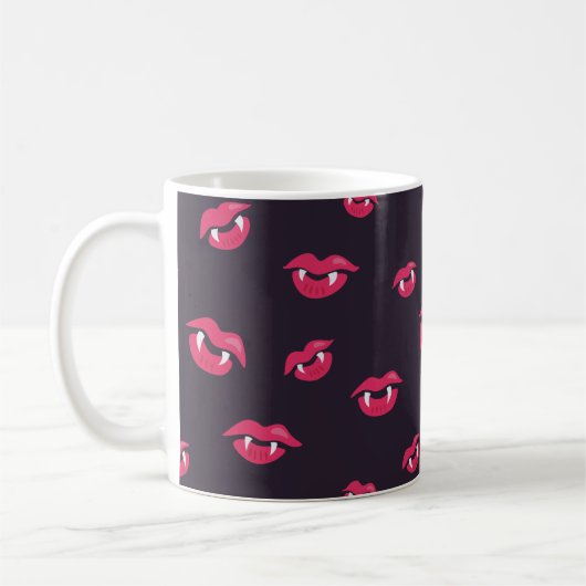Muster von Vampirlippen und Fanggeräten Kaffeetasse (Links)