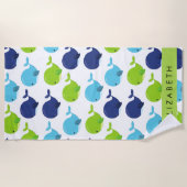 Muster von Walen, Niedlichen Walen, Ihr Name Strandtuch (Vorderseite)