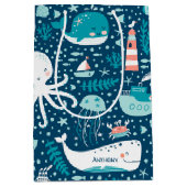 Musterjunge Navy Blue and White Nautical Ocean Mittlere Geschenktüte (Vorderseite)