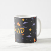 Musterraum orange schwarzer Name Kaffeetasse (VorderseiteRechts)