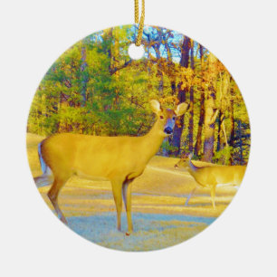 Musturd Colored Deer mit hellblau Keramikornament