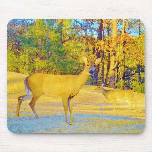 Musturd Colored Deer mit hellblau Mousepad (Vorne)
